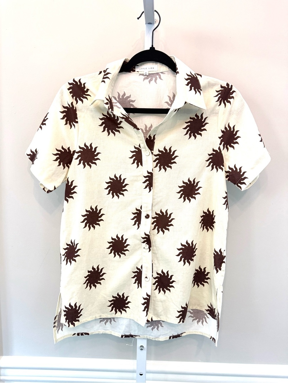 Little Lies 100% Linen Sun Print Button Up Shirt Men’s Short Sleeve Size XS